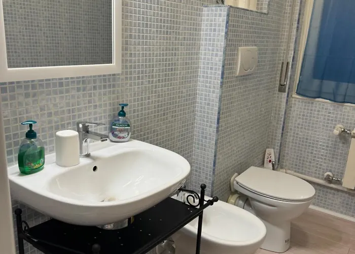 Davanti All'acquario Di Apartment *