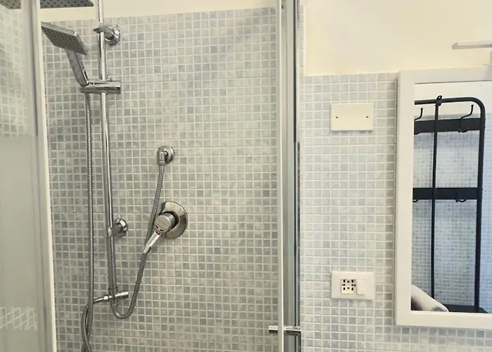 Davanti All'acquario Di * ג'נובה