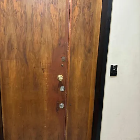 Davanti All'acquario Di Apartamento Génova